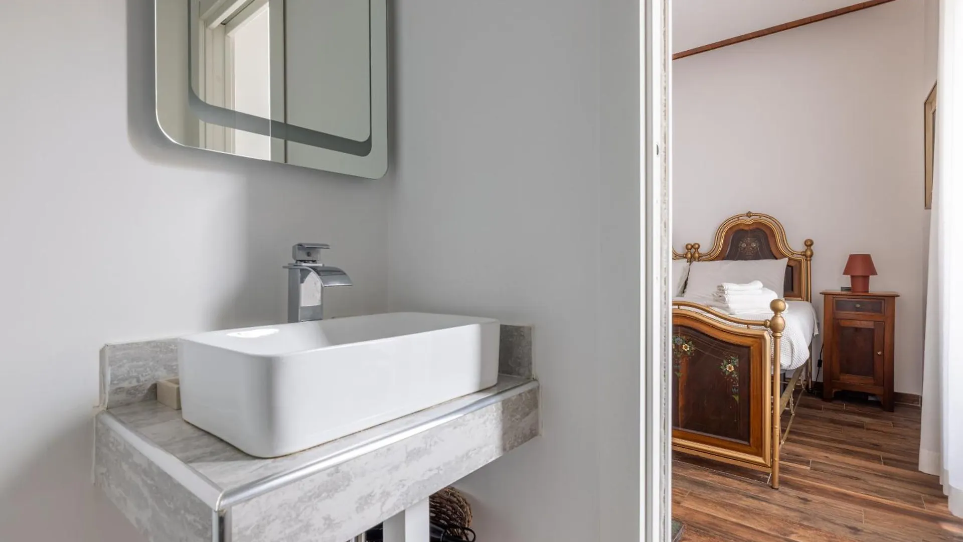 Apartment Cesare Balbo - B&D Apts Rome Italy